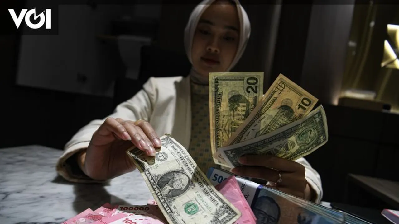 توقعات بهبوط الروبية تحت ضغوط المشاعر العالمية وتقلبات أسعار النفط الحالية
